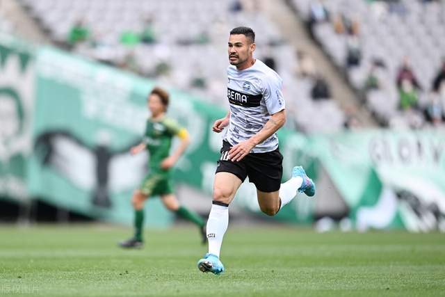 文班34+13+11马刺险胜国王 独行侠力克开拓者